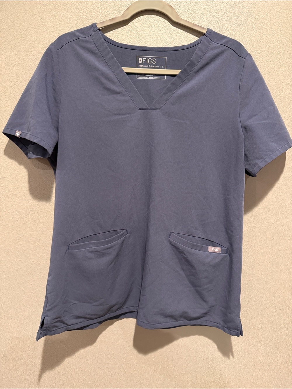 Figs Casma Short-Sleeve V-Neck Scrub Top in Slate Size: Large